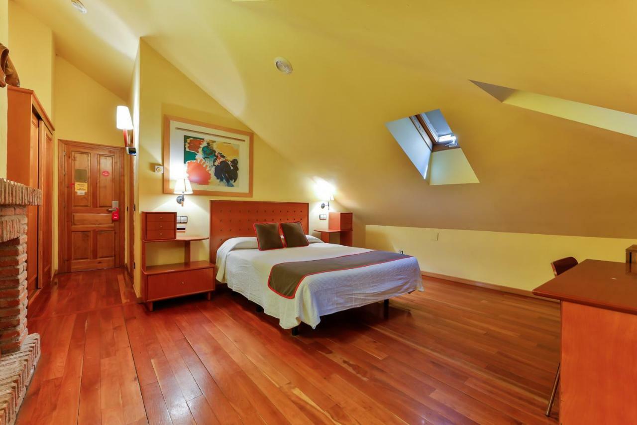 Casa Rural La Chata By Vivere Stays Valsain Eksteriør billede