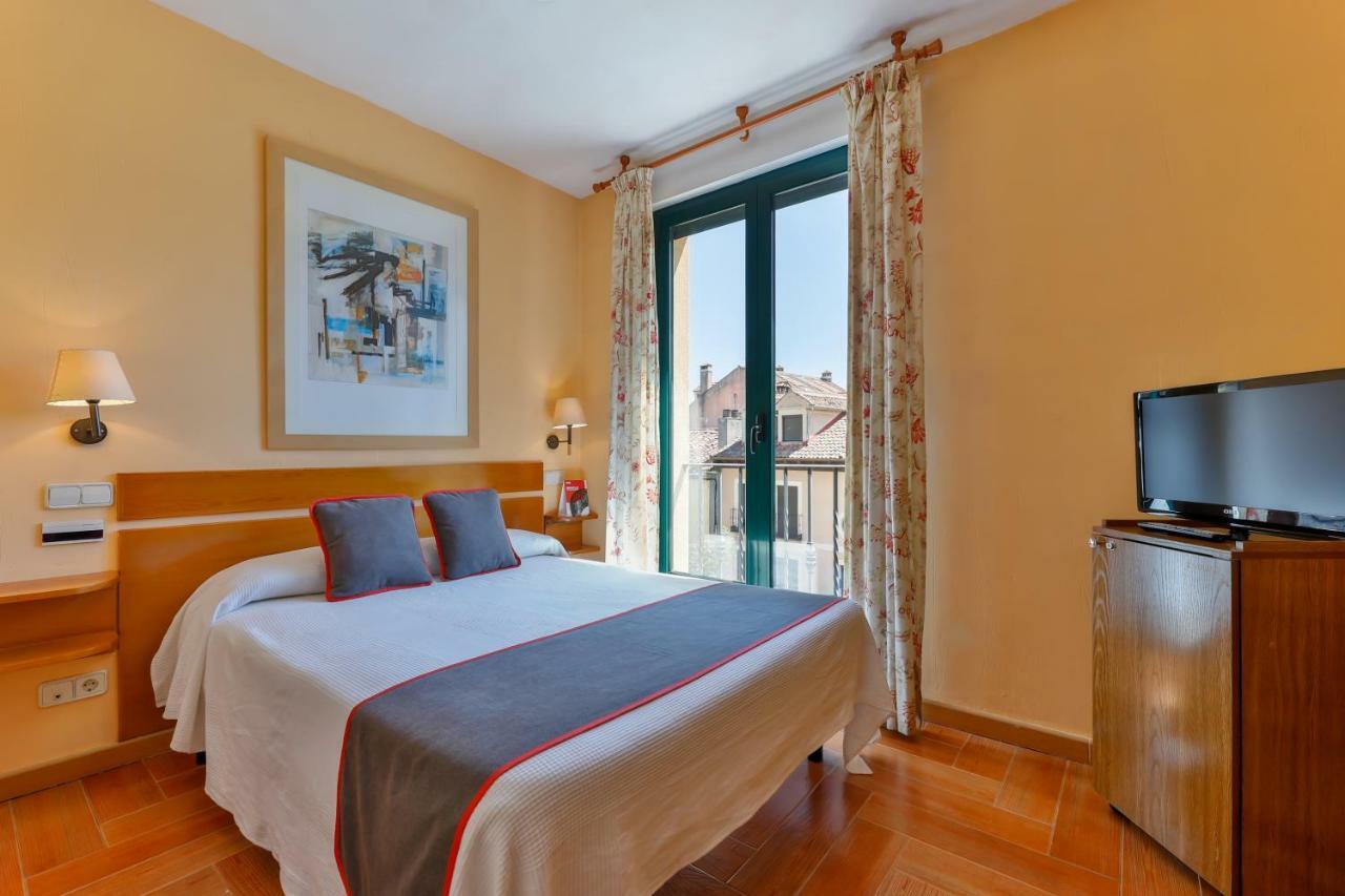 Casa Rural La Chata By Vivere Stays Valsain Eksteriør billede